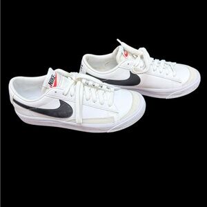 Nike Low-Top Blazers